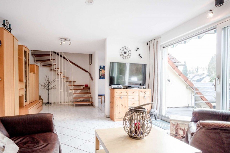Das heller Wohnzimmer Dachgeschosswohnung Wetter